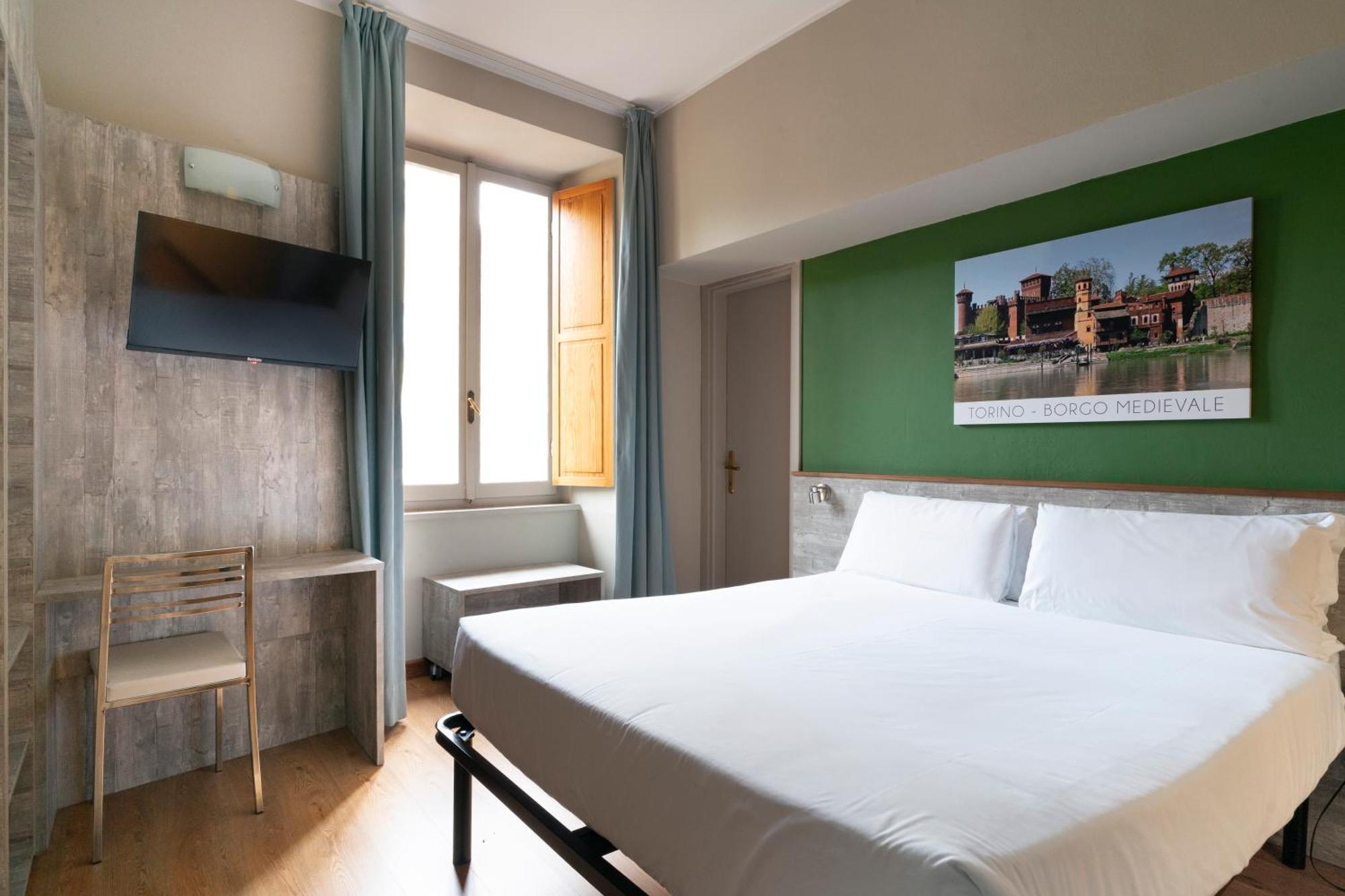 Double Room,1742650570:JPEG